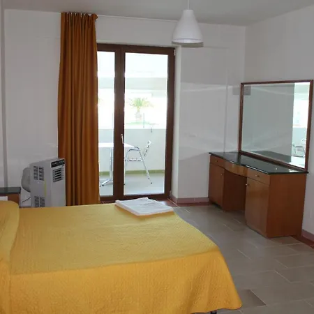 Palazzo Manfredi Vieste, Fronte Mare Con Parcheggio 住宿加早餐酒店 4*