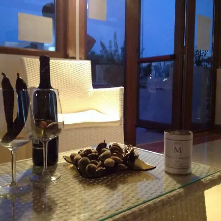 Palazzo Manfredi Vieste, Fronte Mare Con Parcheggio 维耶斯泰