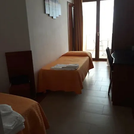 Palazzo Manfredi Vieste, Fronte Mare Con Parcheggio