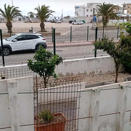 Palazzo Manfredi Vieste, Fronte Mare Con Parcheggio Panzió 4*