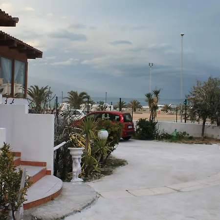 לינה וארוחת בוקר Palazzo Manfredi Vieste, Fronte Mare Con Parcheggio ויאסטה