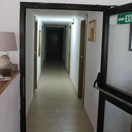 Palazzo Manfredi Vieste, Fronte Mare Con Parcheggio 4* Vieste