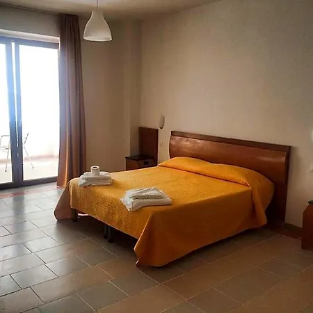 Palazzo Manfredi Vieste, Fronte Mare Con Parcheggio Bed & Breakfast 4*