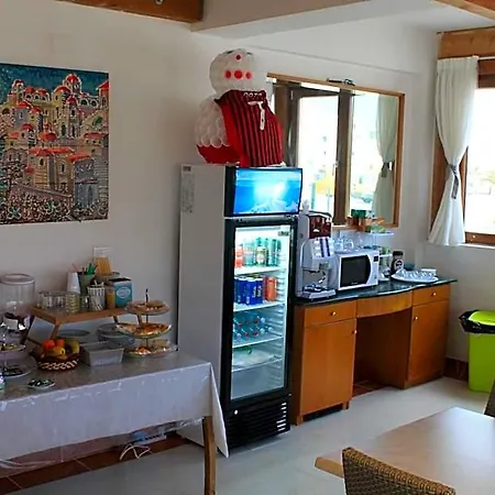 Palazzo Manfredi Vieste, Fronte Mare Con Parcheggio Panzió 4*