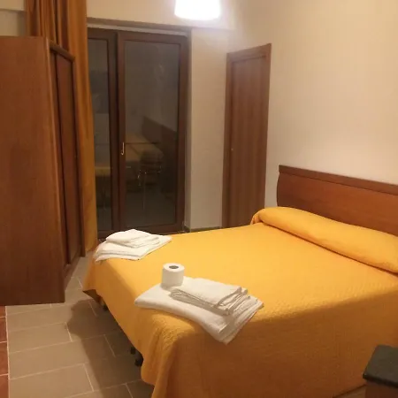 Palazzo Manfredi Vieste, Fronte Mare Con Parcheggio לינה וארוחת בוקר ויאסטה