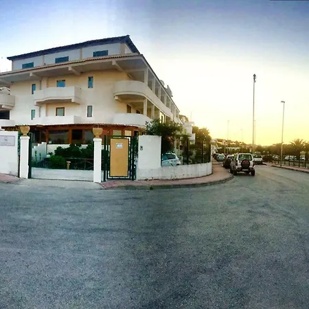 Palazzo Manfredi Vieste, Fronte Mare Con Parcheggio לינה וארוחת בוקר