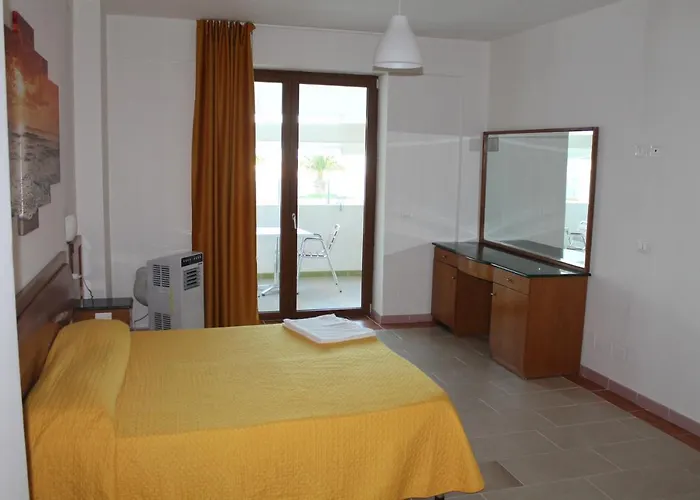 Palazzo Manfredi Vieste, Fronte Mare Con Parcheggio Alojamento de Acomodação e Pequeno-almoço 4*