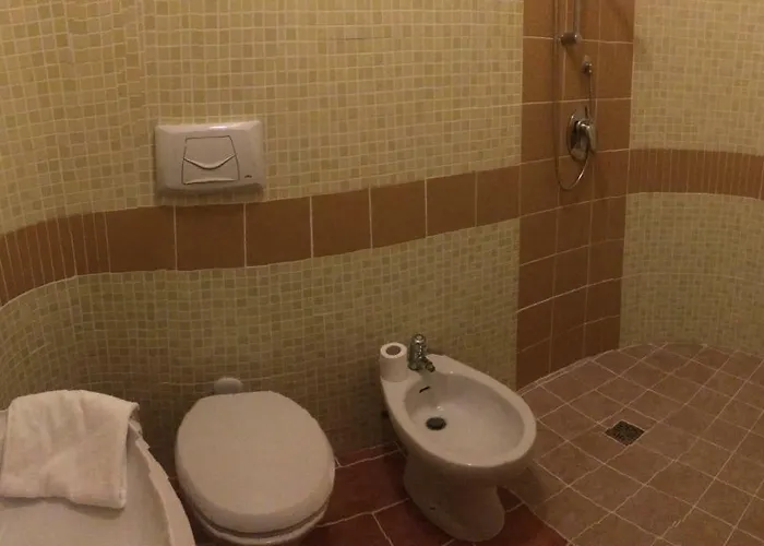 Palazzo Manfredi Vieste, Fronte Mare Con Parcheggio 维耶斯泰