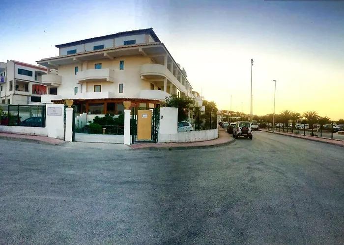 Palazzo Manfredi Vieste, Fronte Mare Con Parcheggio Alojamento de Acomodação e Pequeno-almoço